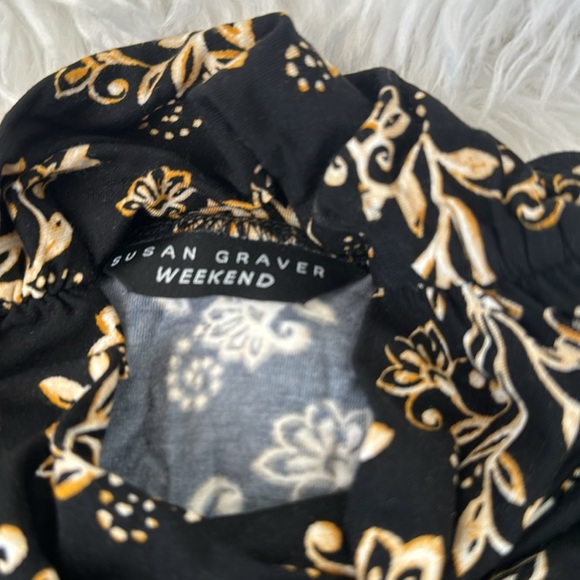 Black and gold Susan Graver top size xs - Picture 3 of 6